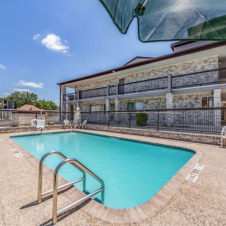 Quality Inn I-10 East Near Frost Bank Center Сан-Антонио Экстерьер фото