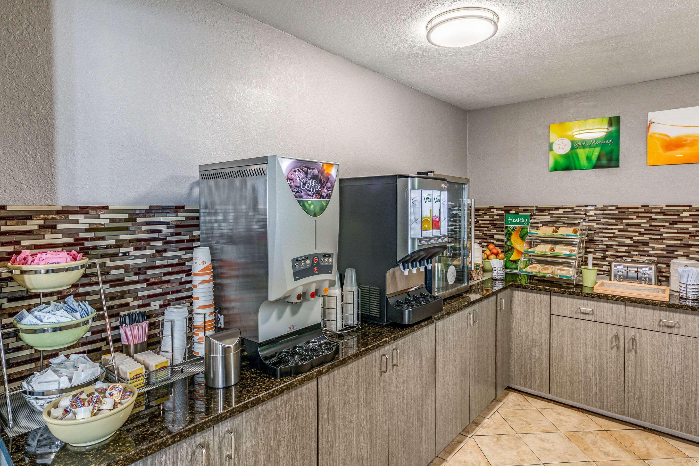 Quality Inn I-10 East Near Frost Bank Center Сан-Антонио Экстерьер фото