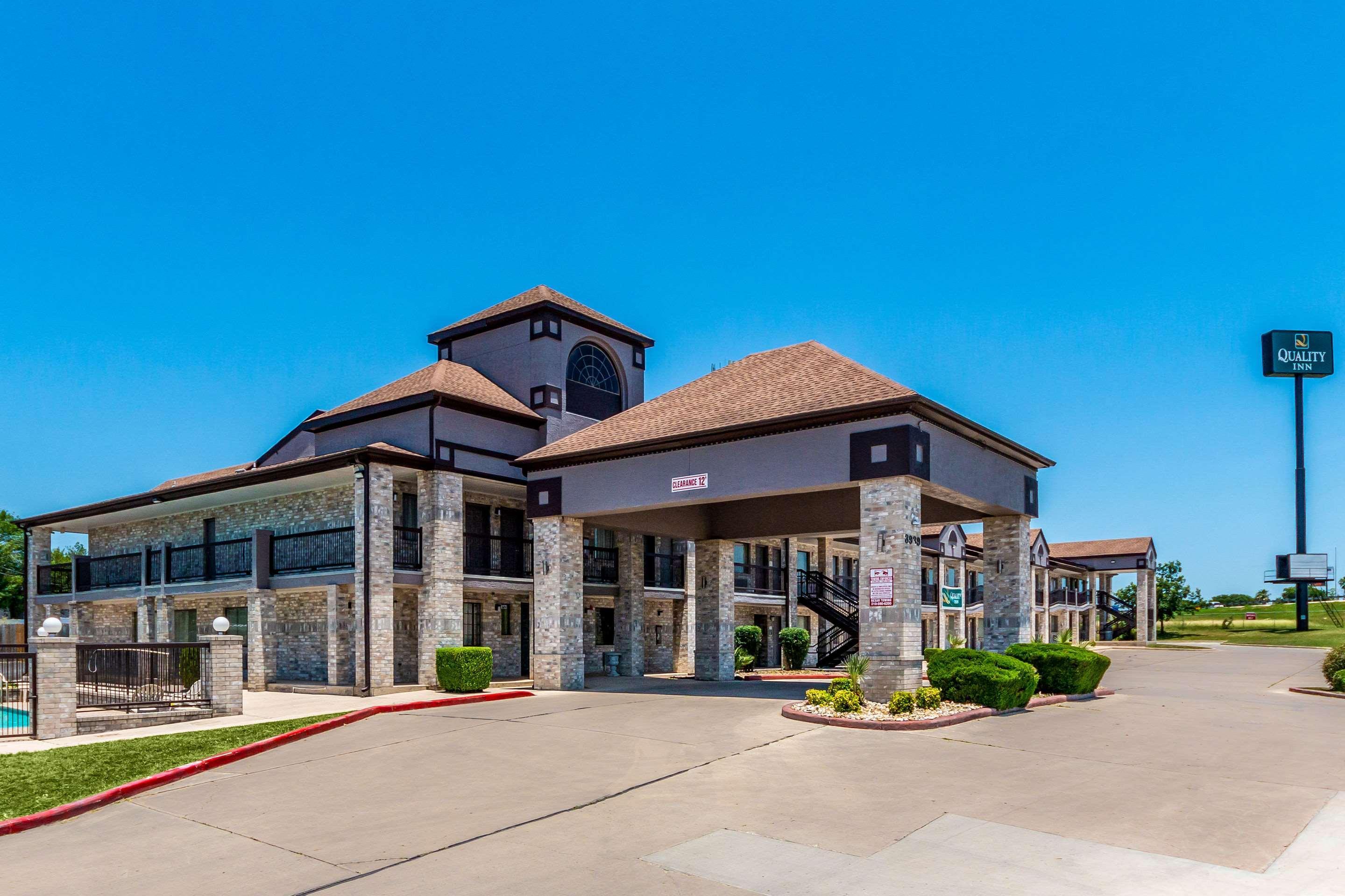 Quality Inn I-10 East Near Frost Bank Center Сан-Антонио Экстерьер фото