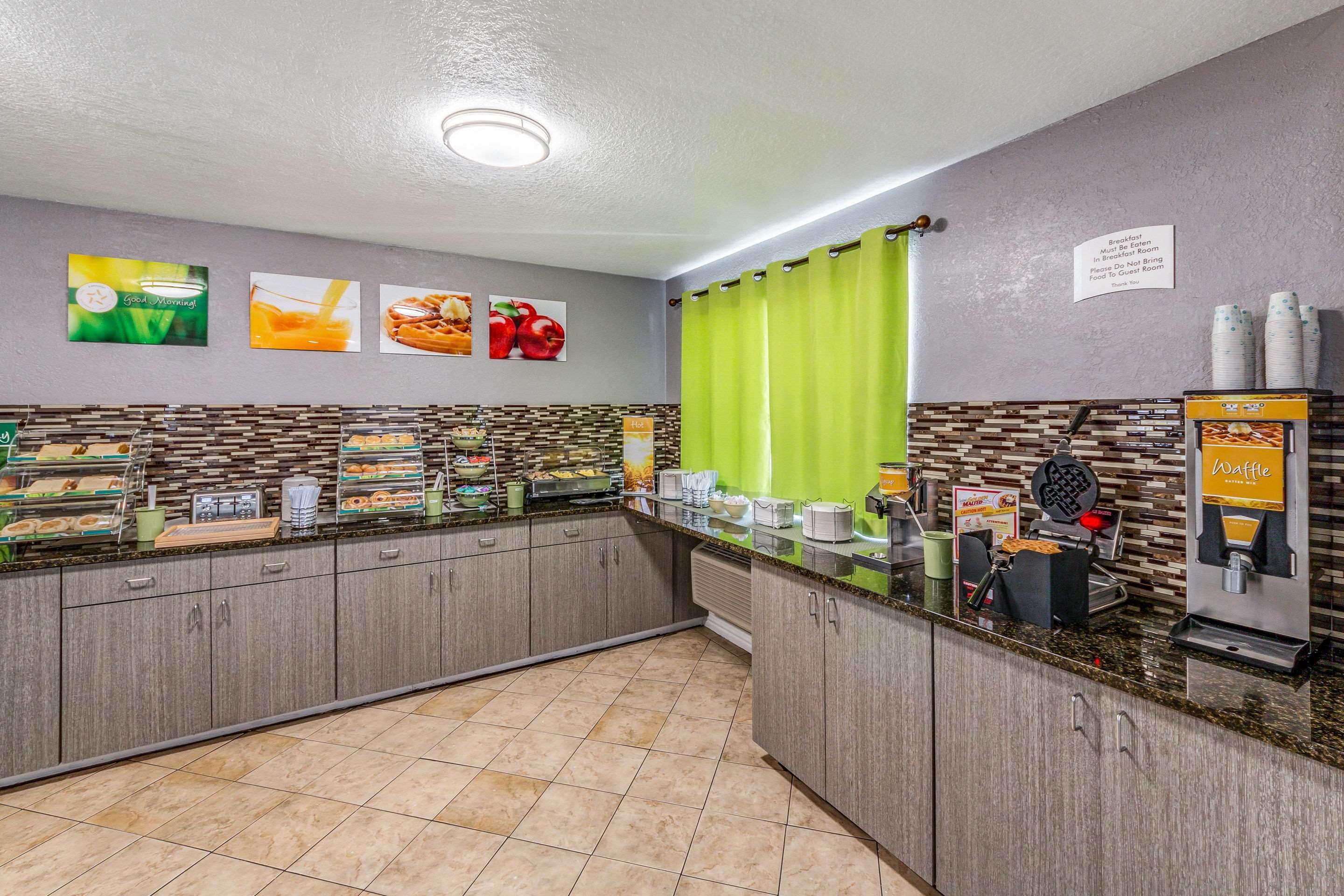 Quality Inn I-10 East Near Frost Bank Center Сан-Антонио Экстерьер фото